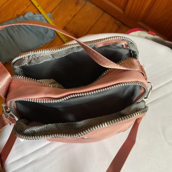 NICCI Pink Quilted Crossbody Bag NWT - Picture 4 of 6